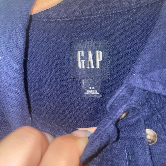 Gap blue flannel button up - Picture 3 of 4